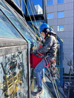 東京都新宿区 無足場工法ロープアクセス防水工事