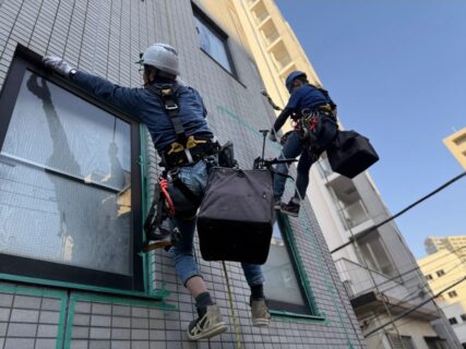 東京都台東区　無足場工法ロープアクセス防水工事
