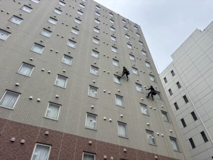 東京都港区　無足場工法ロープアクセス外壁打診調査工事