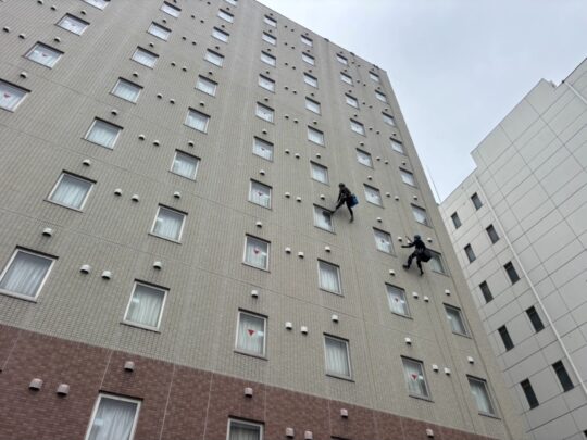 東京都港区　無足場工法ロープアクセス外壁打診調査工事