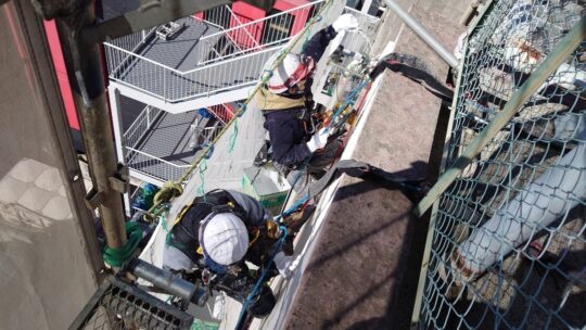 東京都渋谷区 無足場工法ロープアクセス外壁塗装